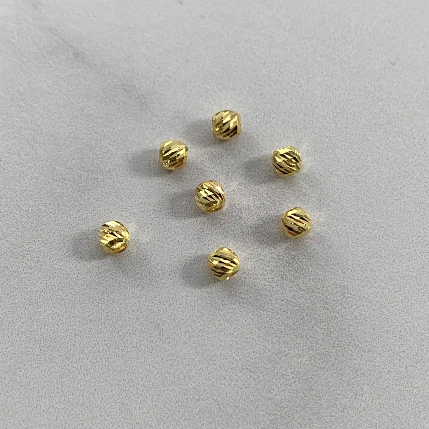Bola Diamantada 0.08Gr / 3Mm Oro Amarillo L720 18K
