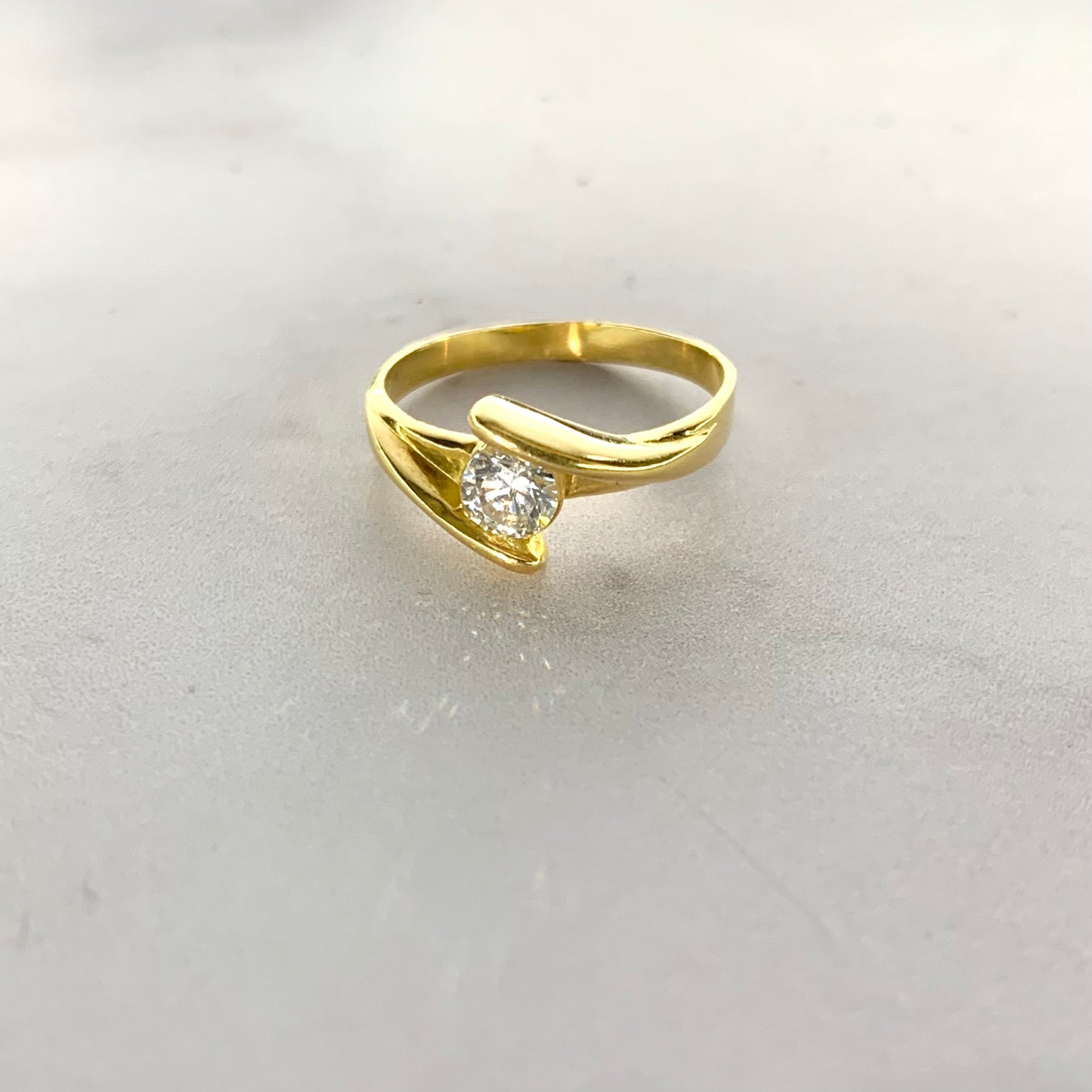 Anillo Solitario 2.65Gr / T6 1/4 / 2.7Mm Oro Amarillo L720 18K