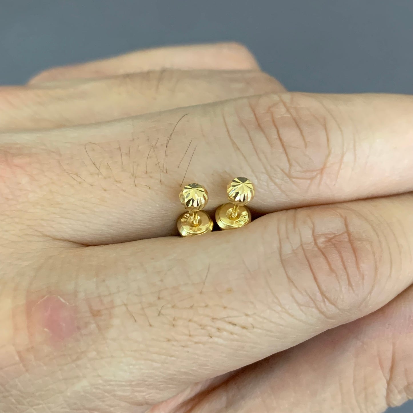 Topos Bola Diamantada 4Mm 0.53Gr / Oro Amarillo L720 18K