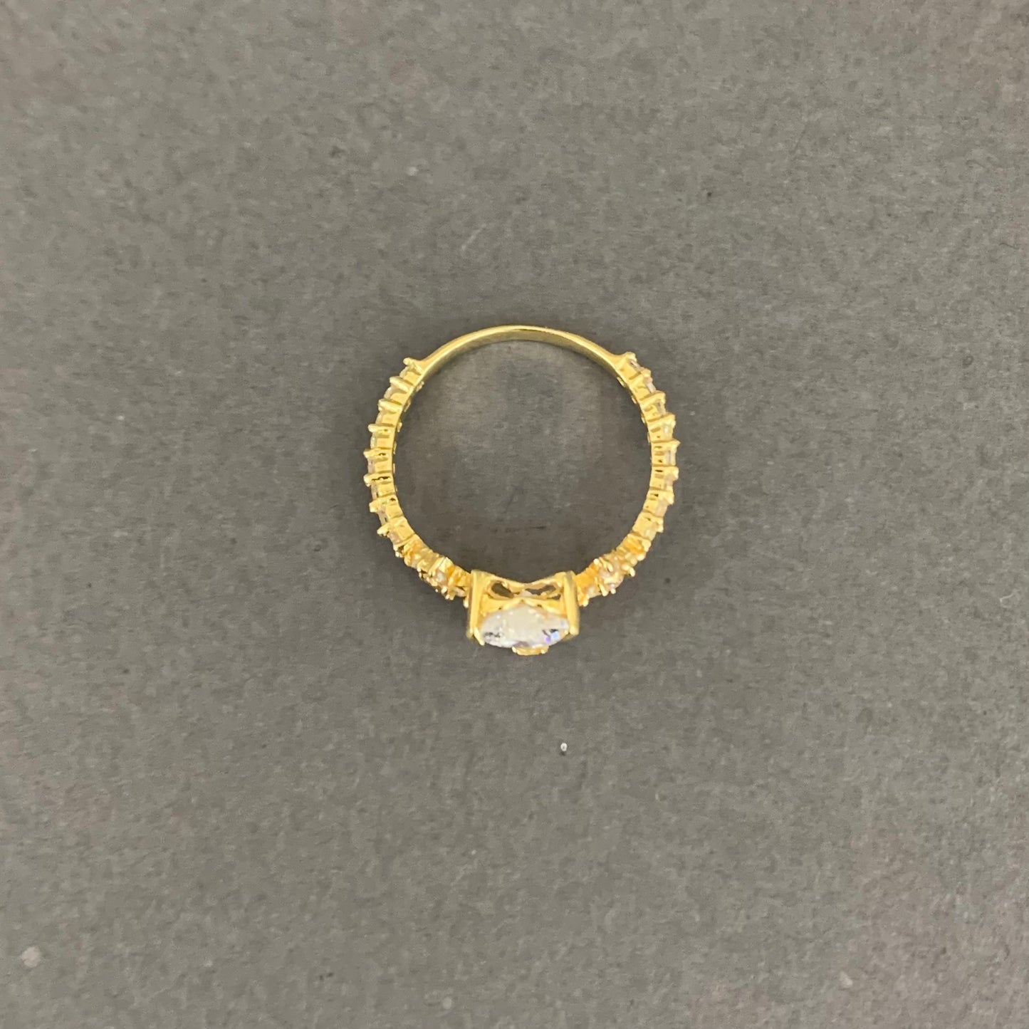 Anillo Corazon Trebol Circones 1.83gr / T5 3/4 / 1.85mm Oro Amarillo L720 18K