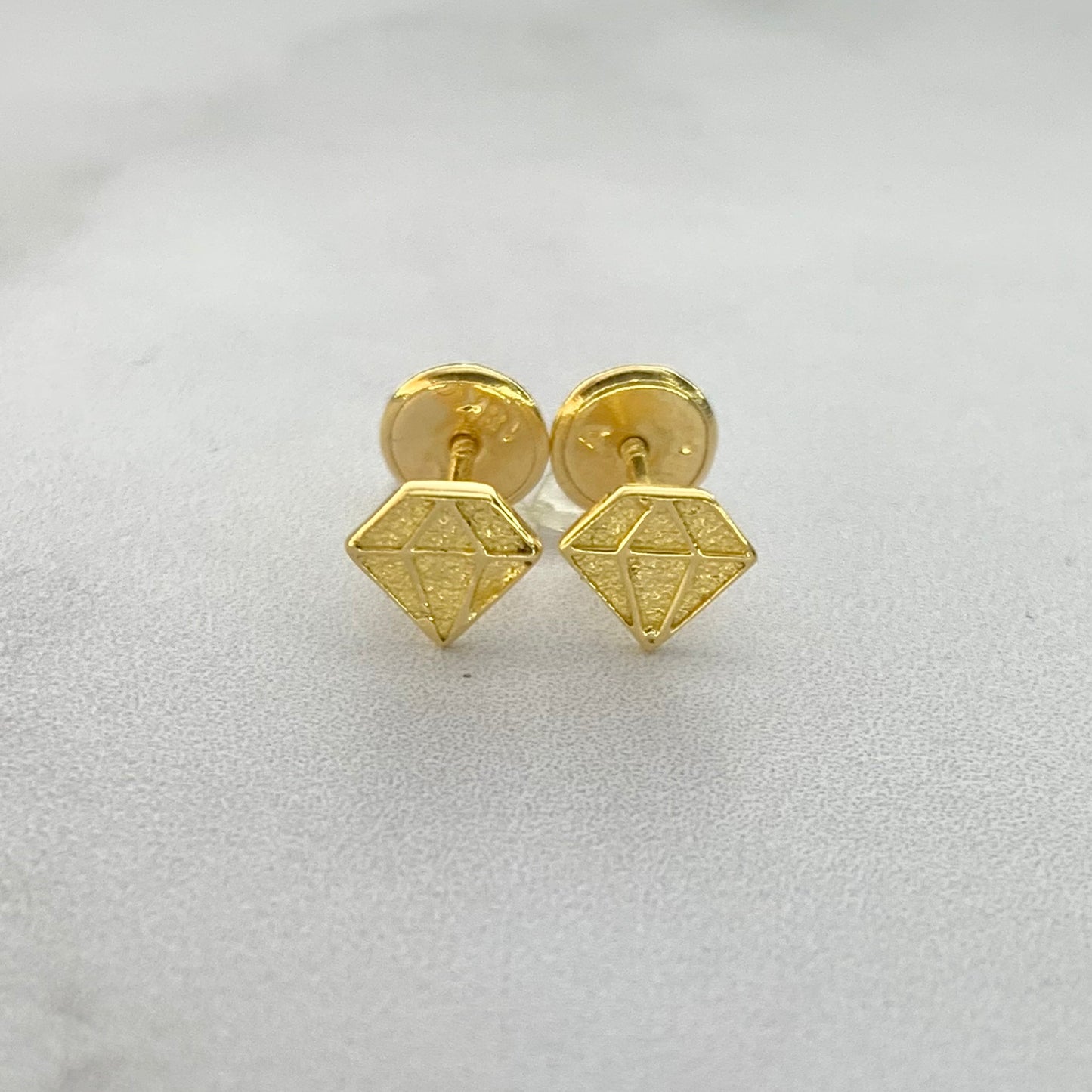 Topos Figura Diamante 0.8Gr / 5.6Mm Oro Amarillo L720 18K