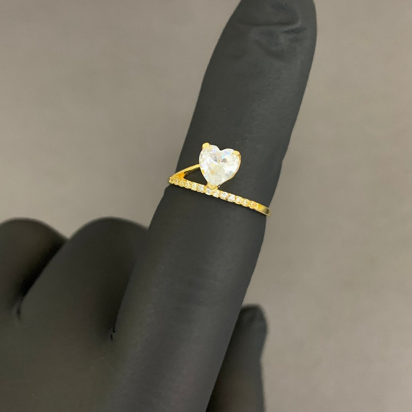 Anillo Corazon Circones 1.56gr / T6 / 1.23mm Oro Amarillo L720 18K