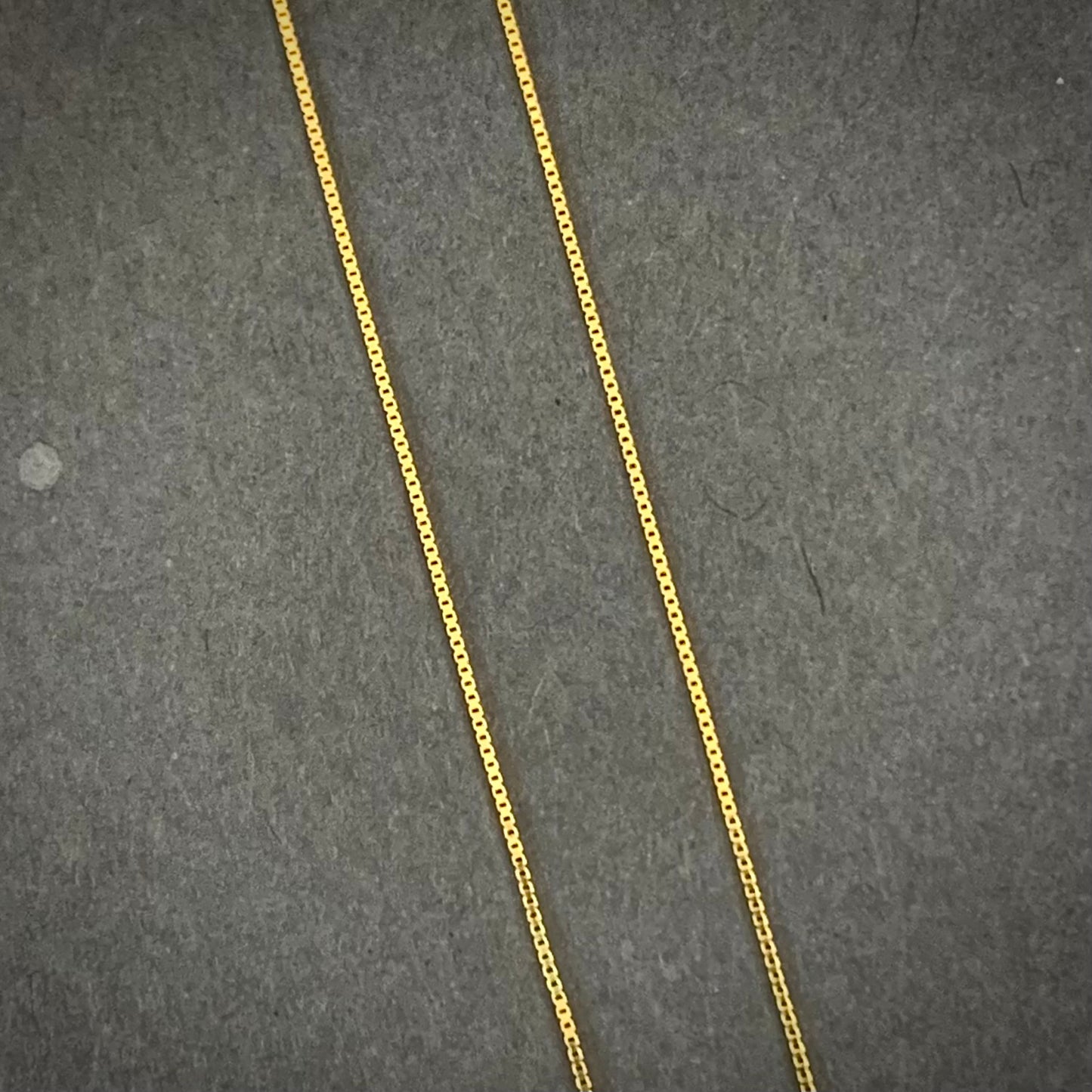 Cadena Veneciana 0.91gr / 40cm / 0.5mm Oro Amarillo L750 +3 18K