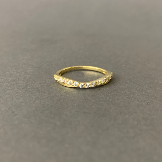 Anillo Medio Curvo Circones 1.8gr / T5 3/4 / 2.7mm Oro Amarillo L720 18K