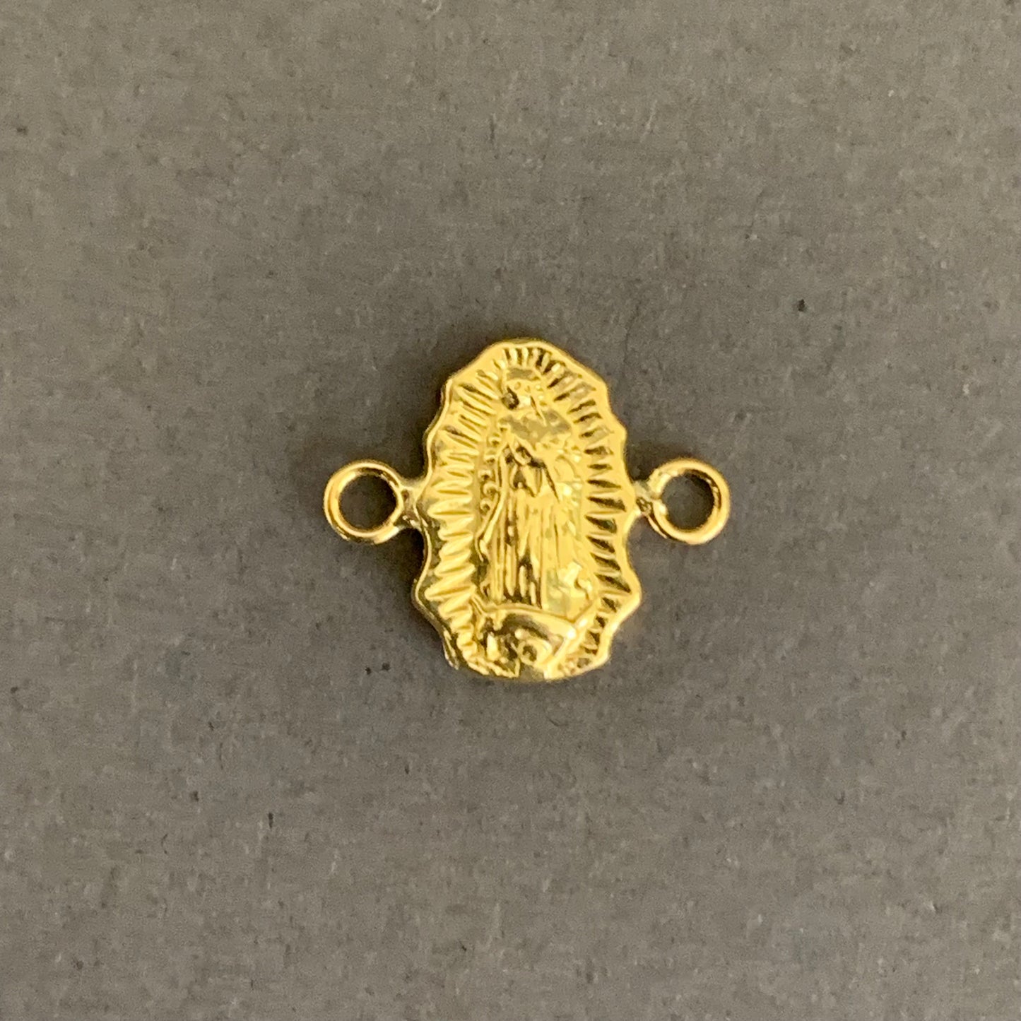 Herraje Virgen Guadalupe Silueta 0.5gr / 14mm Oro Amarillo L720 18K