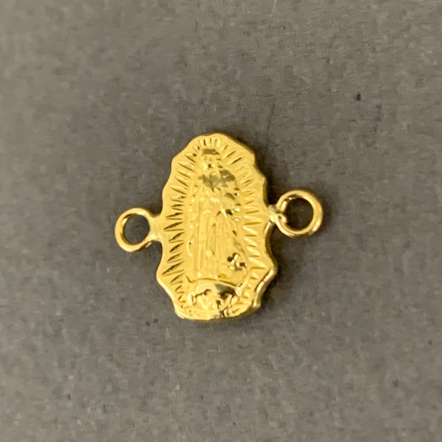 Herraje Virgen Guadalupe Silueta 0.5gr / 14mm Oro Amarillo L720 18K