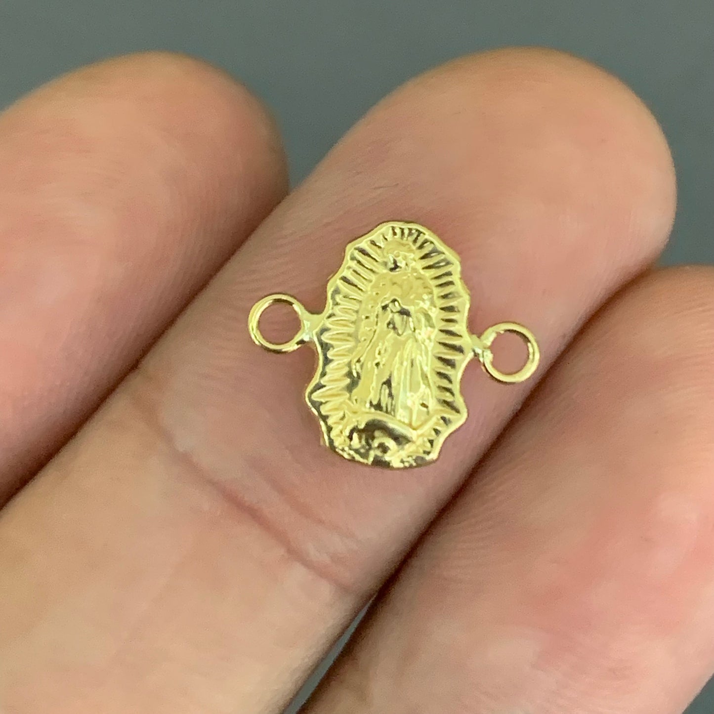 Herraje Virgen Guadalupe Silueta 0.5gr / 14mm Oro Amarillo L720 18K