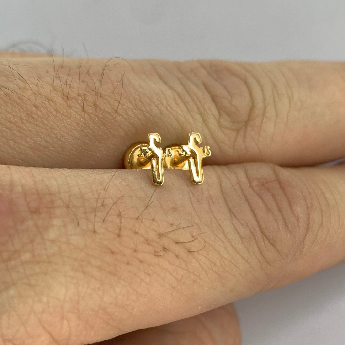 Topos Cruz Jesus 0.6Gr / 6.7Mm Oro Amarillo L720 18K