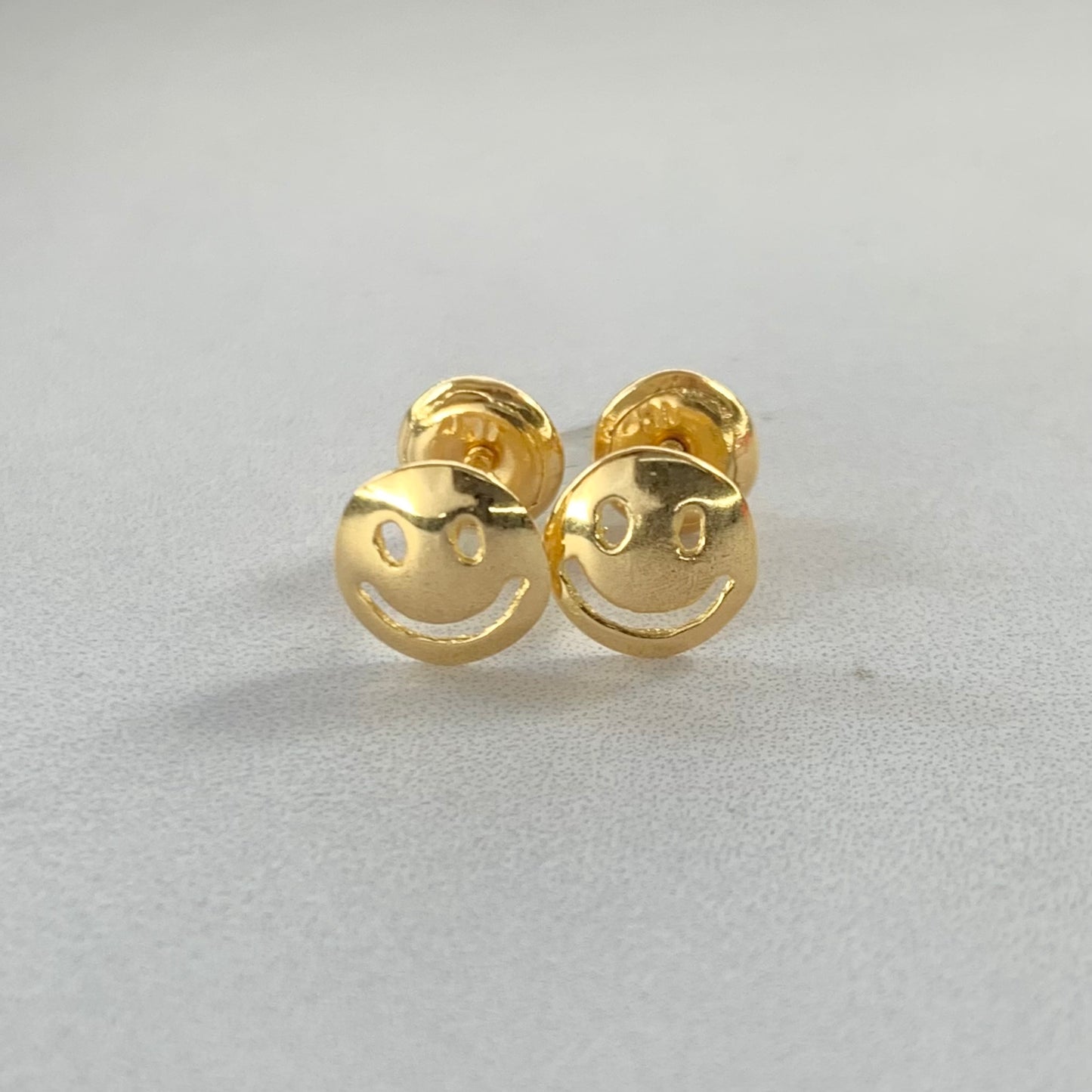 Topos Carita Feliz 0.8Gr / 6.5Mm Oro Amarillo L720 18K