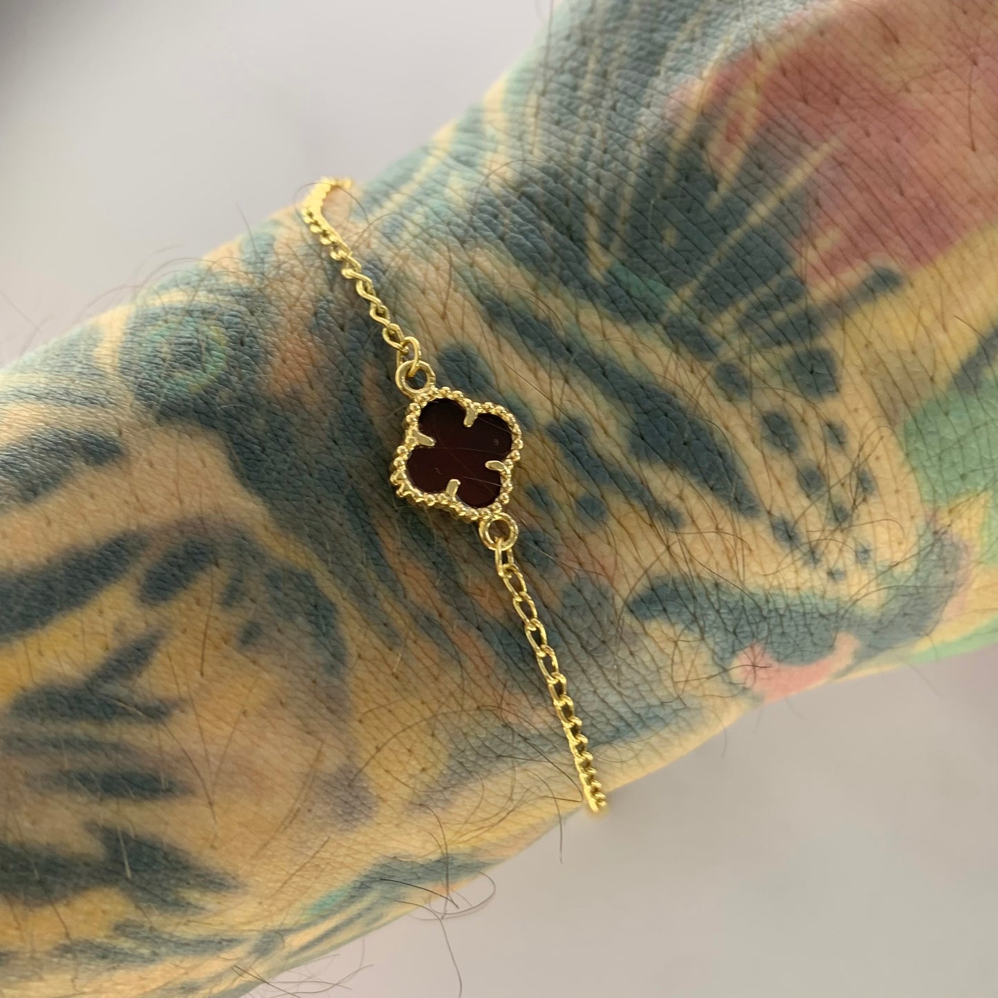 Pulso Trebol Rojo 2.6Gr / 19Cm / 1.5Mm Oro Amarillo L720 18K