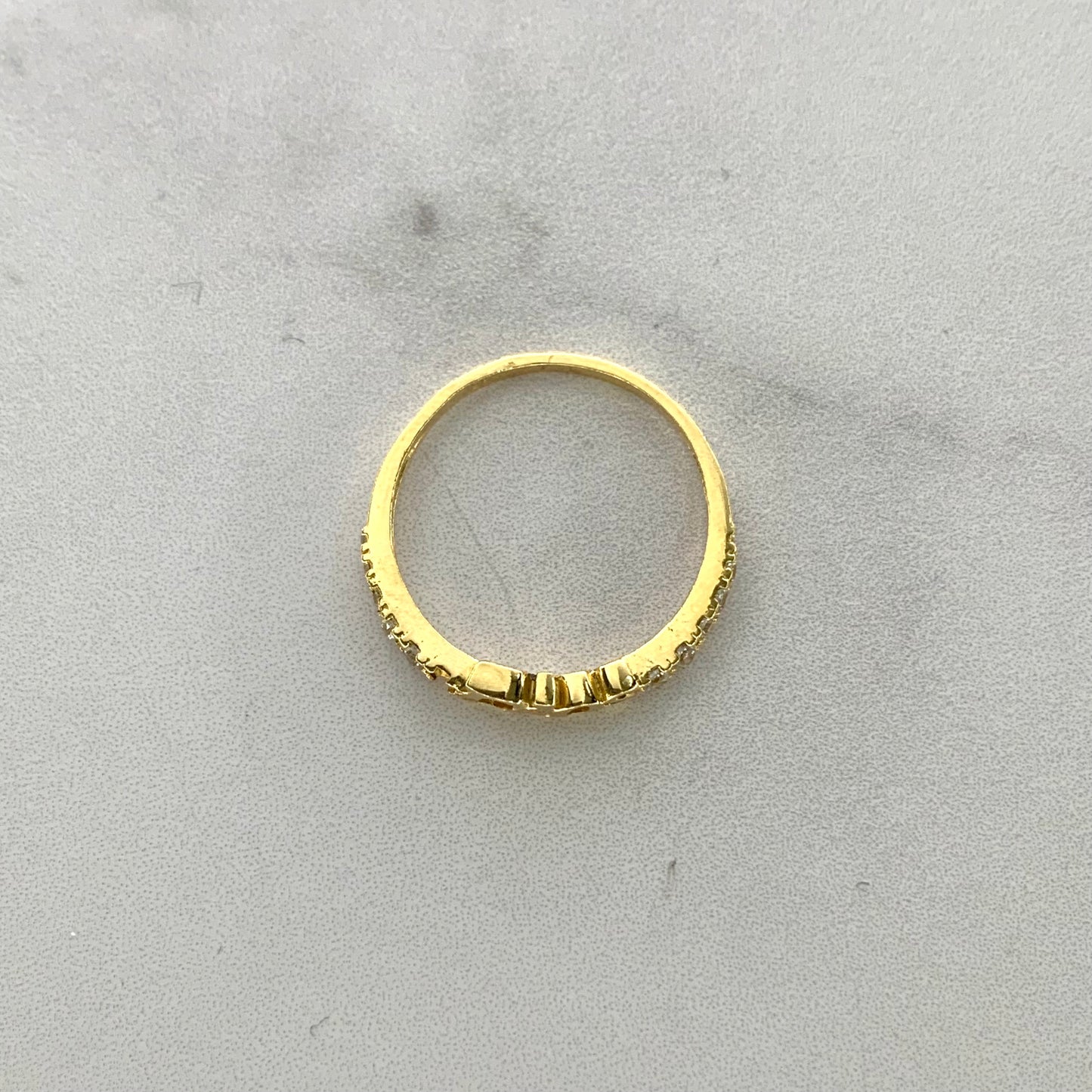 Anillo Dios Circones 1.71Gr / T6 1/2 / 1.7Mm Oro Amarillo L720 18K