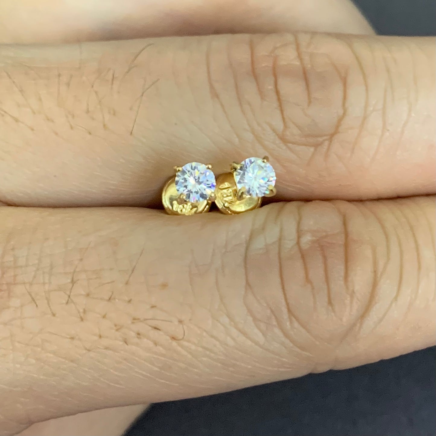 Topos Circon Blanco 1Gr / 4.5Mm Oro Amarillo L720 18K