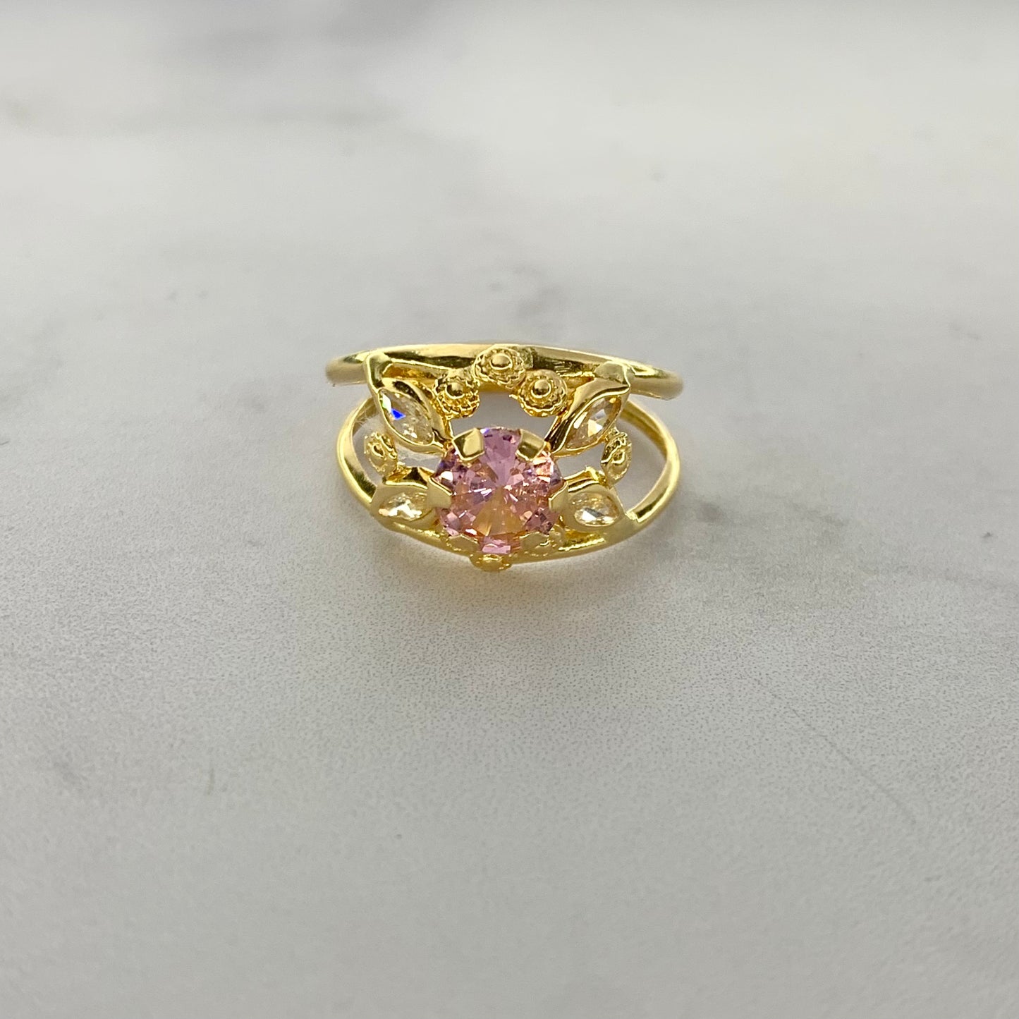 Anillo Solitario Circon Rosa 1.27Gr / T5 1/2 / 8.5Mm Oro Amarillo L720 18K