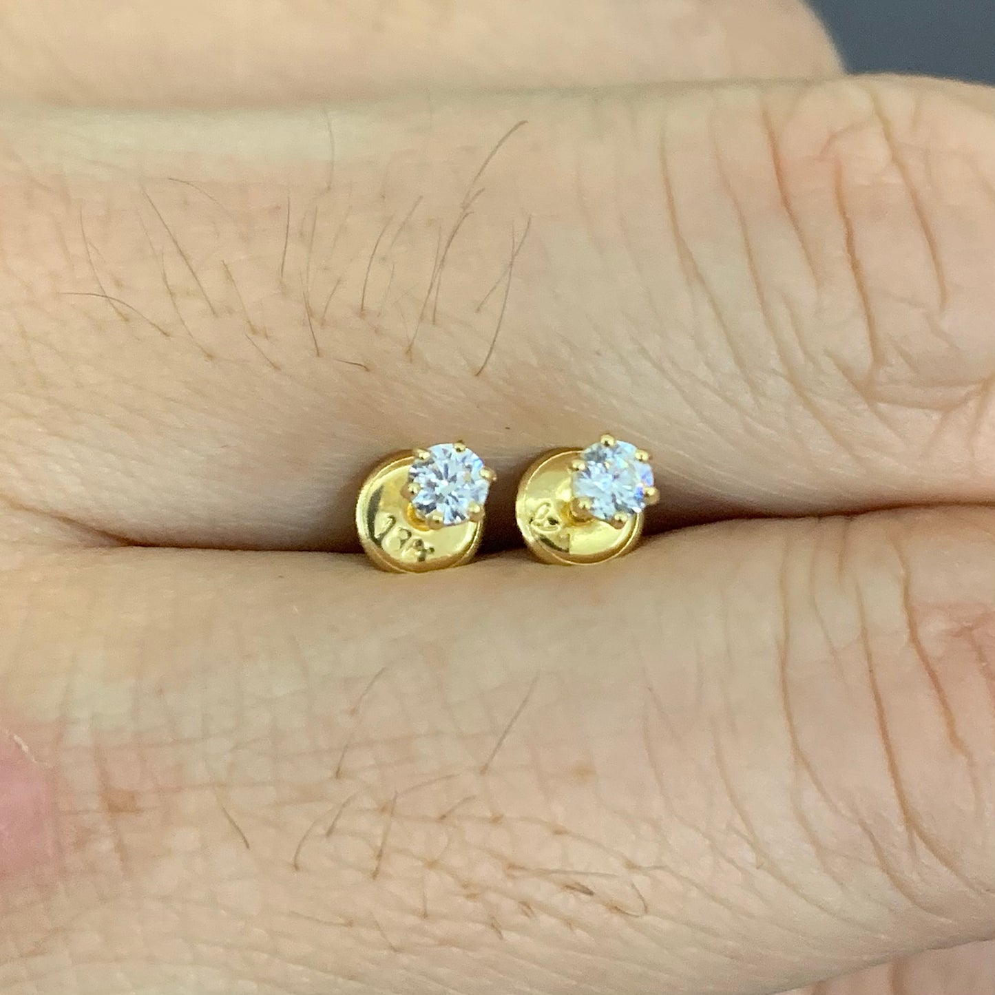 Topos Circon Blanco 0.59Gr / 3Mm Oro Amarillo L720 18K