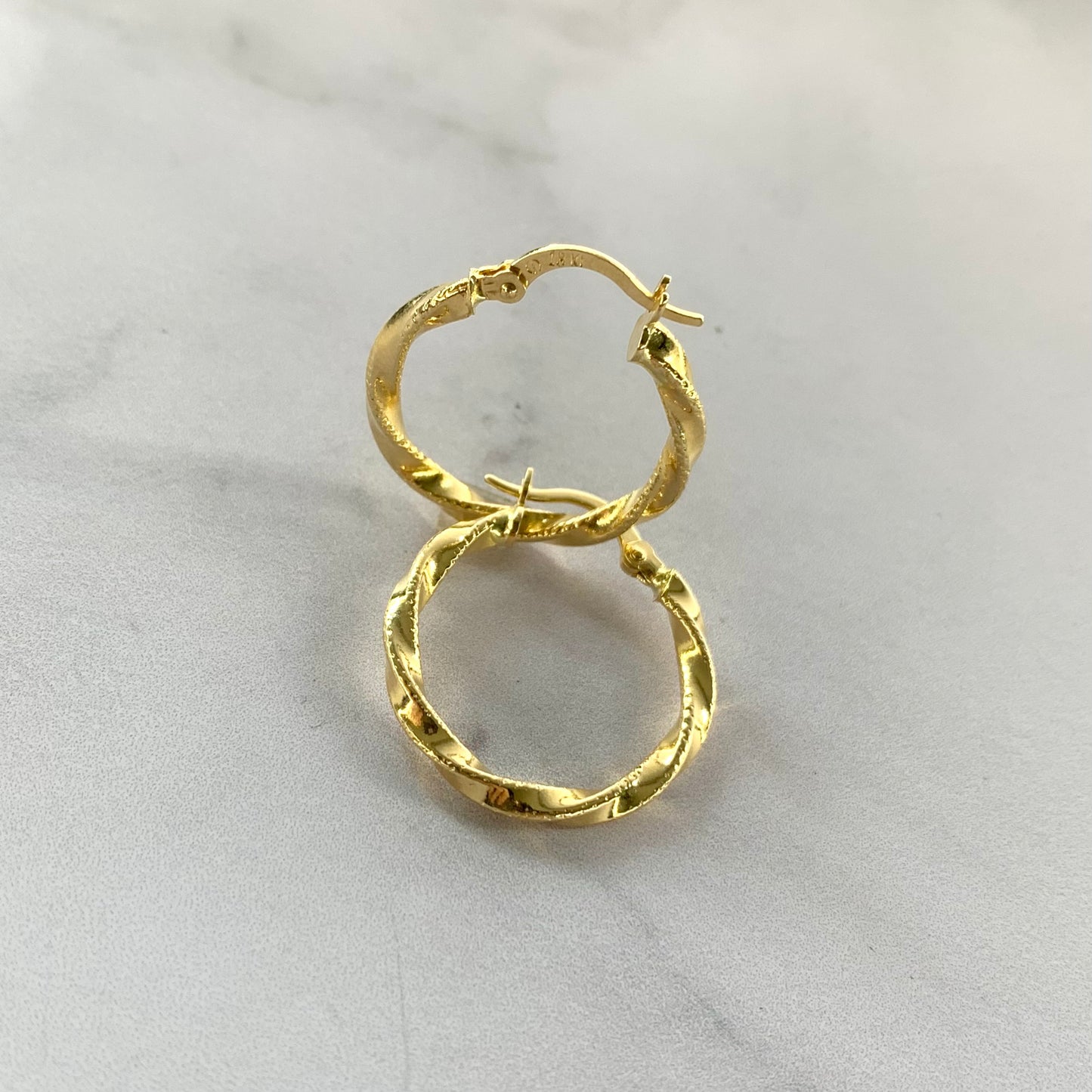 Candongas Entorchadas 1.87Gr / 23Mm Oro Amarillo L720 18K