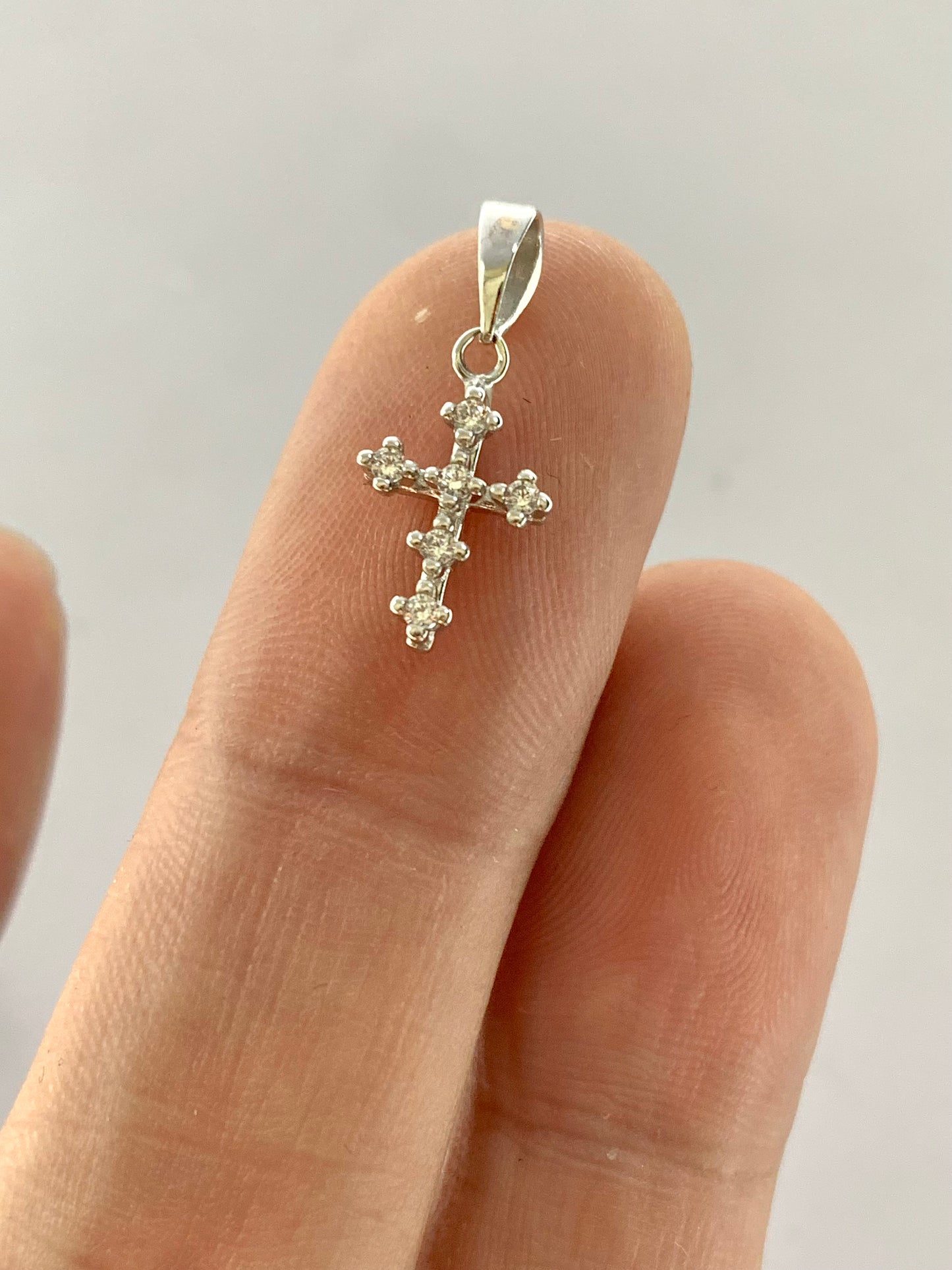 Dije Cruz Circones 0.78Gr / 20Mm Oro Blanco L720 18K