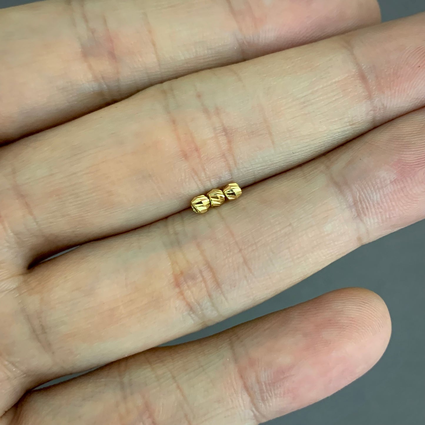 Bola 3mm Diamantada 0.05gr / Oro Amarillo L720 18K