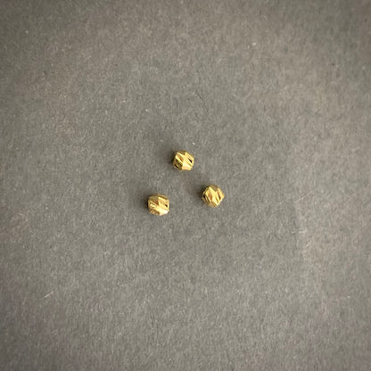 Bola 3mm Diamantada 0.05gr / Oro Amarillo L720 18K