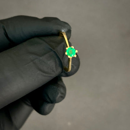 Anillo Solitario Esmeralda 1.51gr / T5 / 1.91mm Oro Amarillo L720 18K