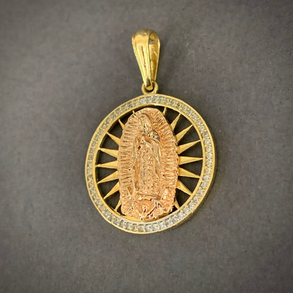 Dije Virgen Guadalupe Circones 4.21gr / 3.4cm / Tres Oros L720 18K