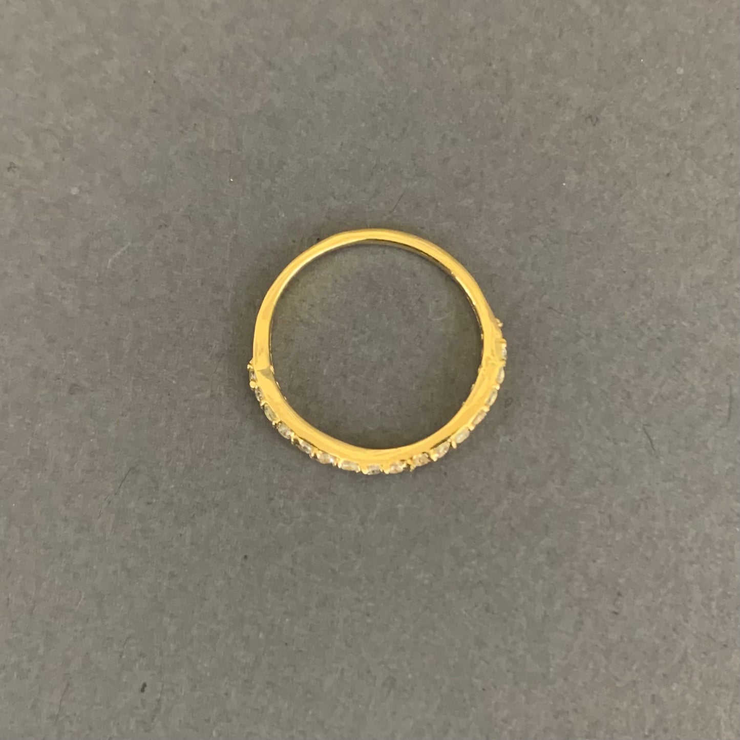 Anillo Medio Curvo Circones 1.8gr / T5 3/4 / 2.7mm Oro Amarillo L720 18K