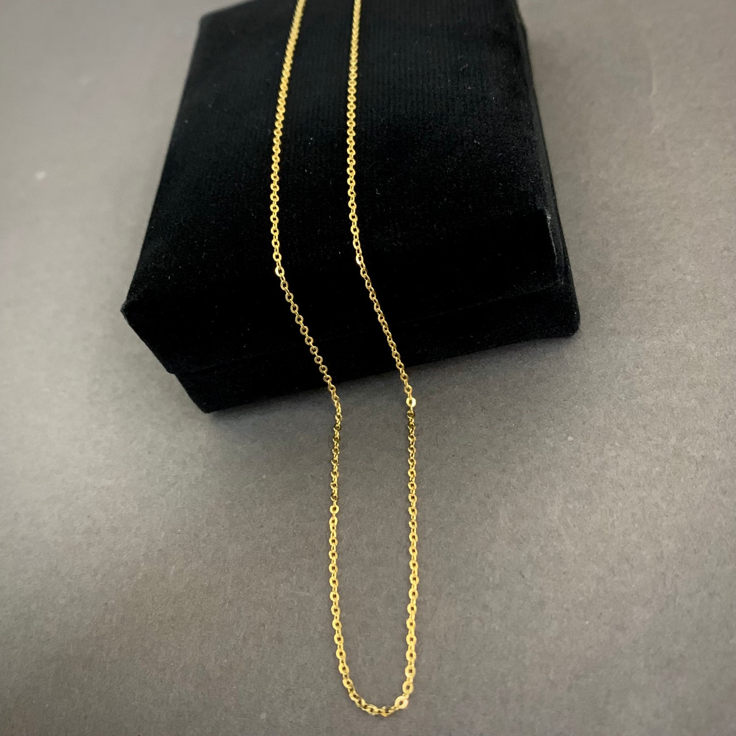 Cadena Aro Seguido 1.57gr / 50cm / 1.27mm Oro Amarillo L750 +1 18K