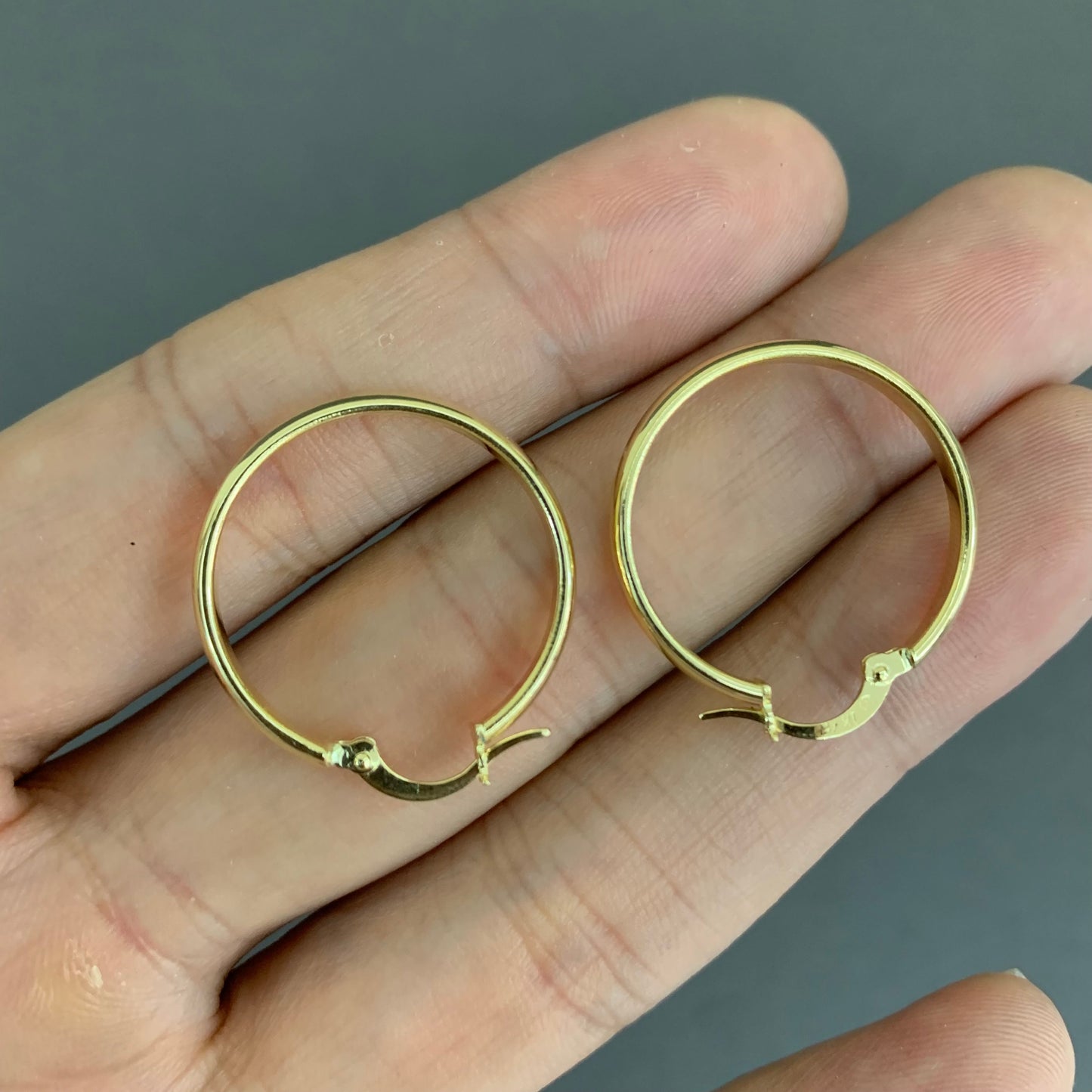 Candongas Lisas 1.6gr / 25mm Oro Amarillo L720 18K