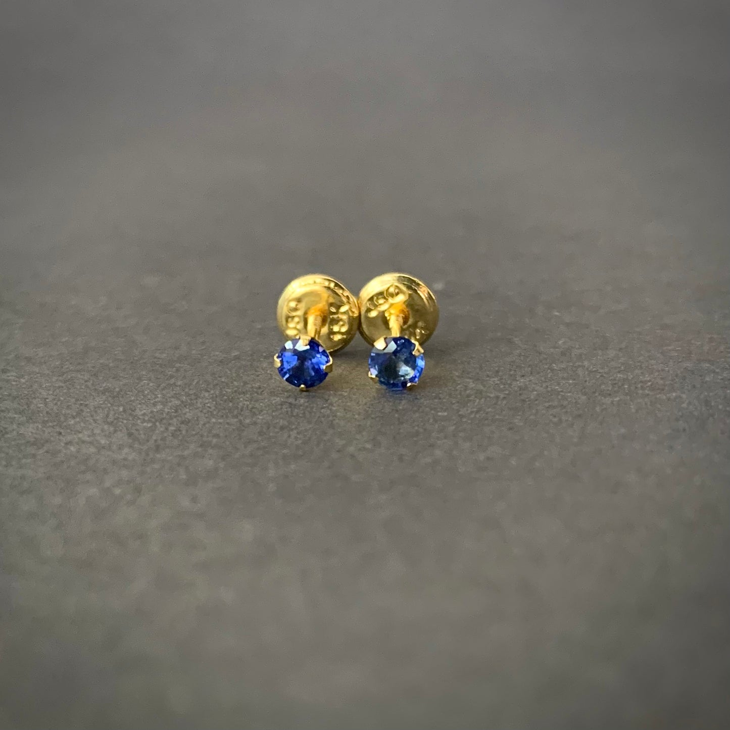 Piedra Preciosa Topos Zafiro 40Pts 0.45gr / 3.4mm Oro Amarillo L720 18K