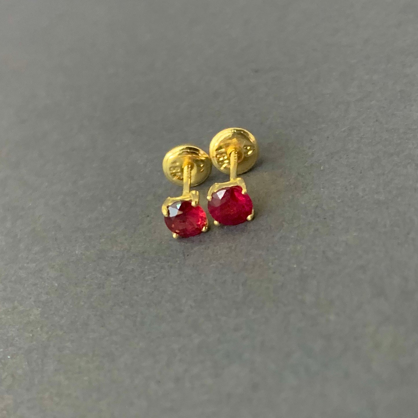Topos Rubie 80Pts 0.89Gr / 4.5Mm Oro Amarillo L720 18K