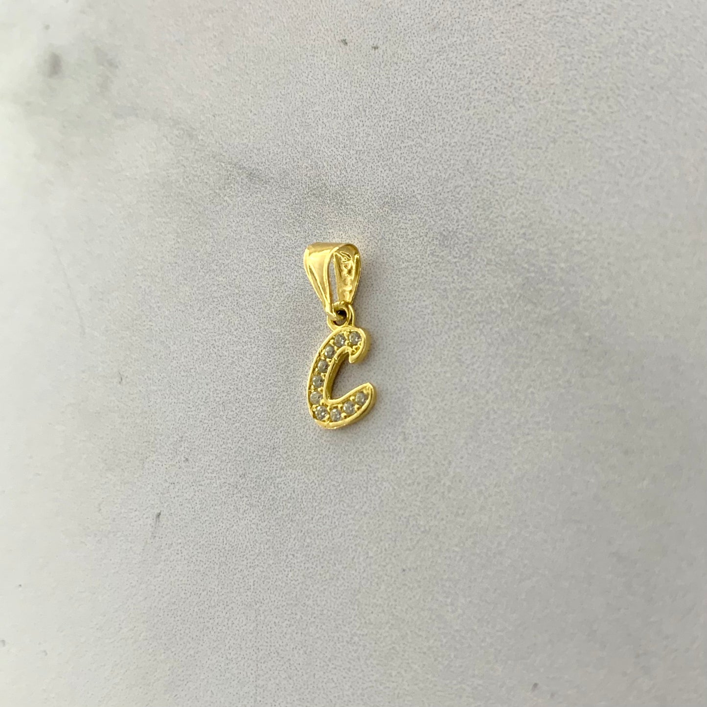Dije Letra C Circones 0.31Gr / 12.9Mm Oro Amarillo L720 18K